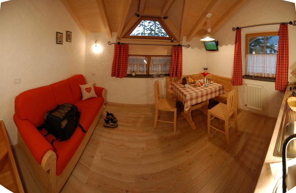 Aparthotel Camping Catinaccio Rosengarten Pozza di Fassa Zimmer foto
