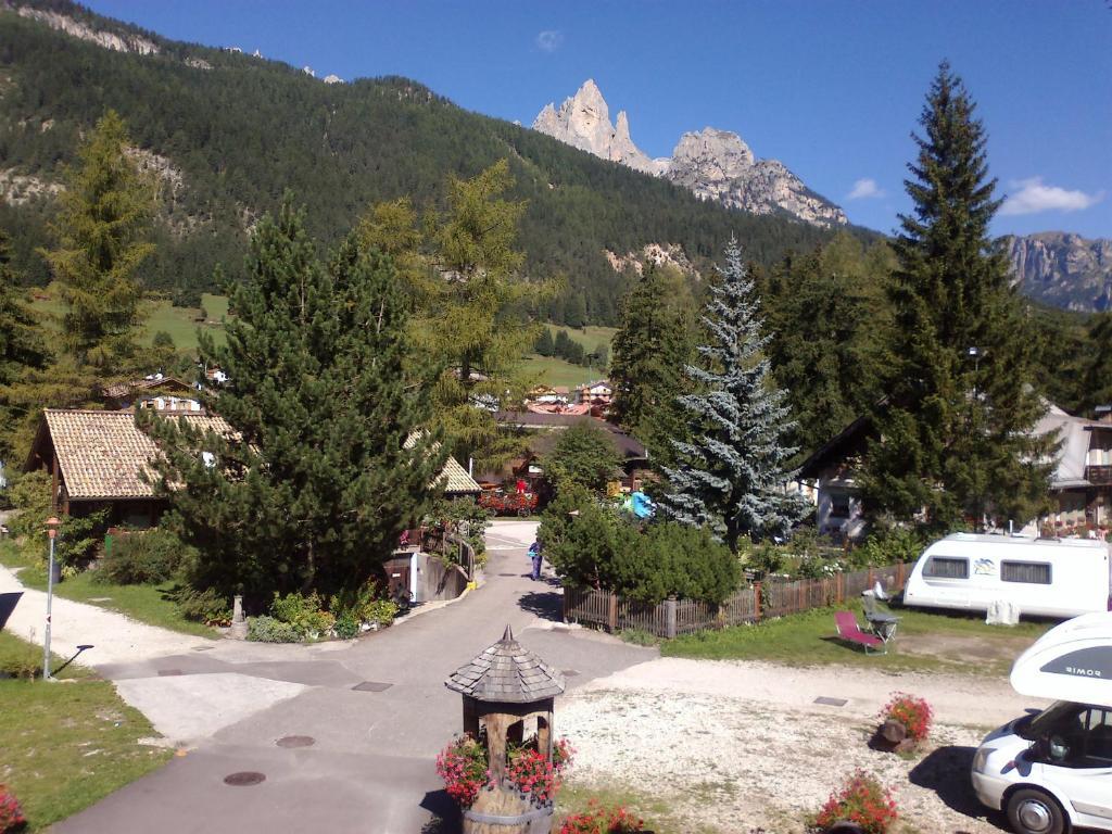 Aparthotel Camping Catinaccio Rosengarten Pozza di Fassa Exterior foto