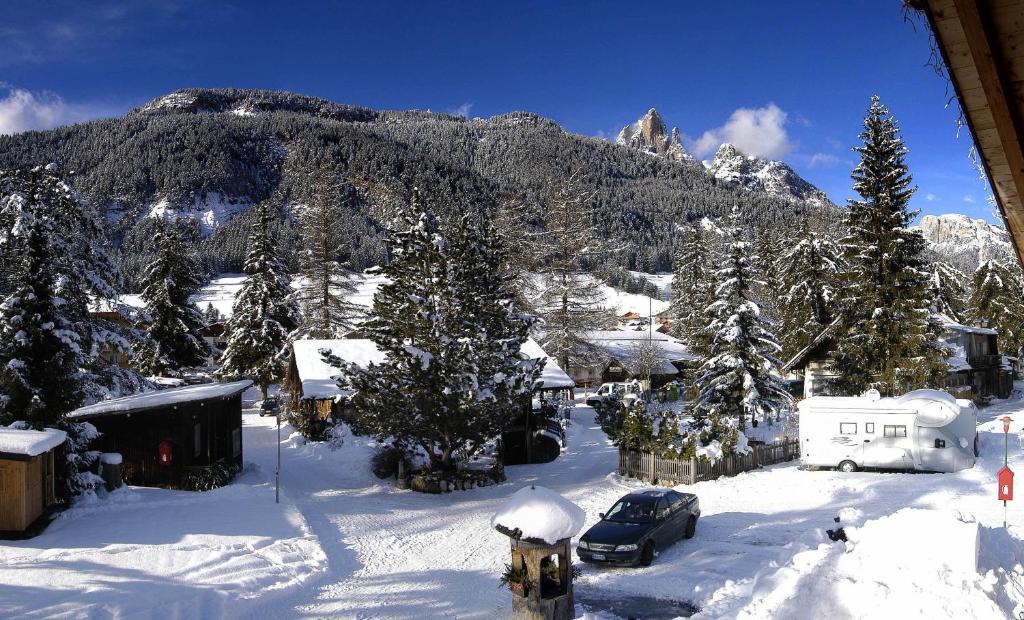 Aparthotel Camping Catinaccio Rosengarten Pozza di Fassa Exterior foto