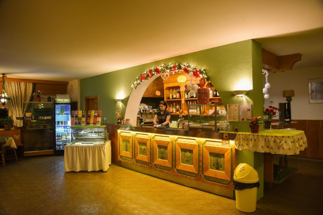 Aparthotel Camping Catinaccio Rosengarten Pozza di Fassa Exterior foto